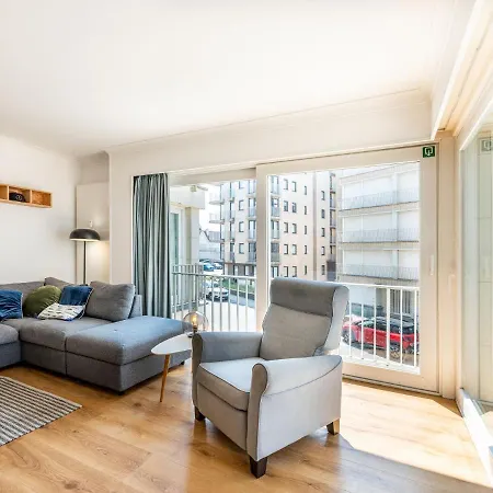 Modern In With Sea View Apartment
