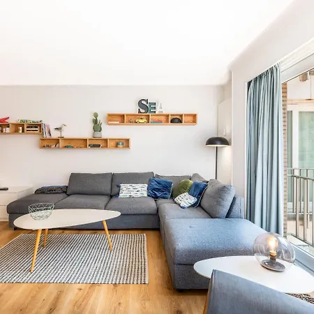 Modern In With Sea View Apartment *