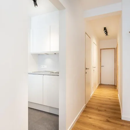 Modern In With Sea View Apartment