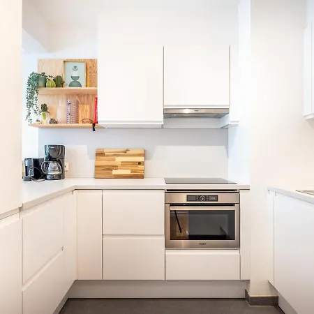 In Near The * קוקסיידה